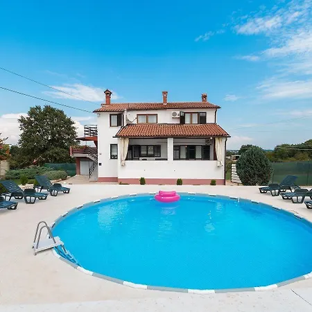 In Sajini Mit Garten, Grill Und Gemeinsamem Pool Apartment Barban