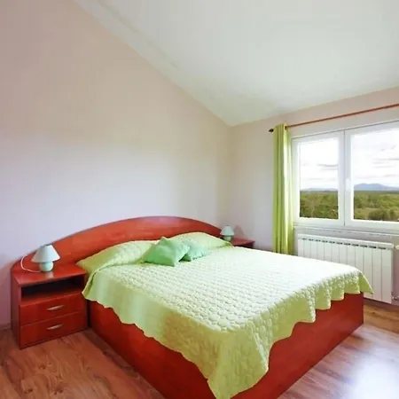 Apartman In Sajini Mit Garten, Grill Und Gemeinsamem Pool Barban